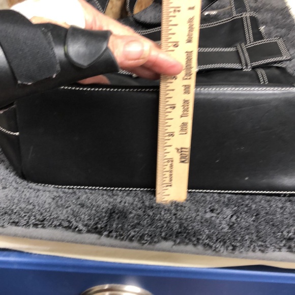 Preston & York Black leather shoulder bag - Picture 9 of 9